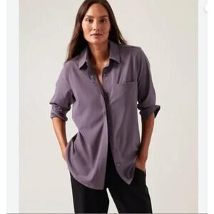 Athleta Urbanite Button Down Long Sleeve Top in Dusk Violet Purple sz M